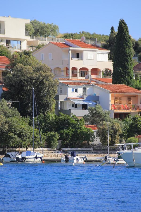 Apartments By The Sea Seget Vranjica, Trogir - 13771 Exterior foto